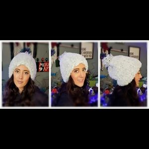White Faux Fur Pom Pom Beanie